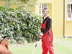Jordi Minds His Own Biz When Stunning Sara Retali & Sara Diamante Tempt Him With Their Amazing Curves - BRAZZERS