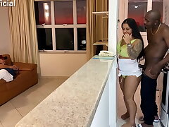 Fui arruma a maquina se uma cliente, e o marido intertido com a televis&atilde;o,  e deixou q mulher gostosa do meu lado, fodi ela bem gostoso