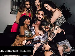 Nymphomaniacs Ember Snow & Madi Collins Switch roles Gang-bang Their Support Gang