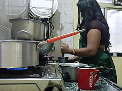 Father-in-law quenched the hunger of his enthusiasm by fucking the young daughter-in-law