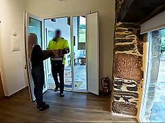 The delivery stud comes home and I give him a surprise suck off