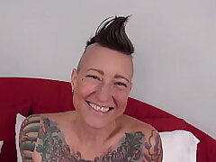 Desperate Amateurs Crimson Pleasure button Savanna Kate Lexi get their pussies stretched