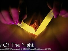 See this steaming blondie plunge glowsticks in her snatch and booty
