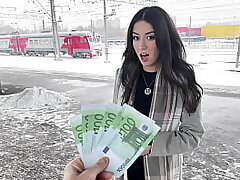 Public Agent - Sweetie tears up on the train for money