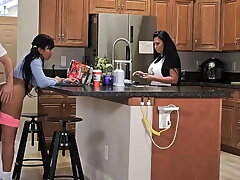 Fucking My Gf in Front of Her Stepmom