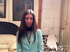 Picked up a modest girl in the theater and divorced for sex in an art gallery