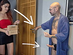Delivery girl kept an eye on the old pervert's erection!