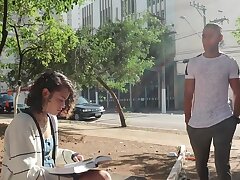 Fui na pra&ccedil;a estudar e um estranho quis comer meu cuzinho - * Mauro * - Completo no RED