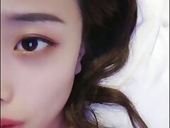 Sao woman live tears up to satisfy fans in various poses