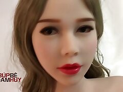 Espio a mi prima colegiala de 18 a&ntilde;os en su cuarto masturb&aacute;ndose, termina mal
