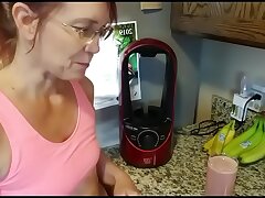 smoothies are a healthier option Aurora Willows youtuber