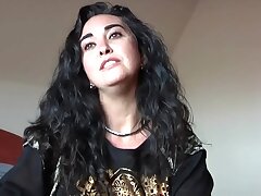 Toda una se&ntilde;ora en la calle, &iexcl;una guarra en la cama!