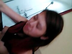 性感的大美腿黑丝小女友在家露脸给我口交 最后爆到嘴里