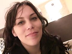 Diminutive amatrice brunette sodomisee et fistee grave