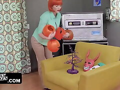 Peter Griffin Takes Step Daughter Meg Griffin's Chastity - Family Fellow Porn Parody