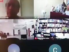 ABOGADO OLVIDA APAGAR SU C&Aacute;MARA EN PLENA FAENA VIA ZOOM