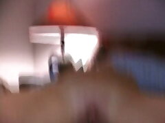 Junge Cougar das erste mal vor der Kamera