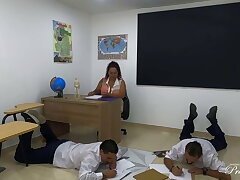 Three-way school with the miss Roxana