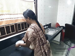 Bhabi Ki Saree Uthake Kitchen Me Chudai Hook-up - Indian Bengali Bhabi