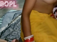 Desi Dulhan bhabhi saree showcase finger Lovemaking doge stel chudai