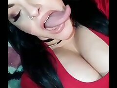 Stunner gets roommates long tongue in pussy