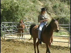Ranch palm tearing up the cute babe