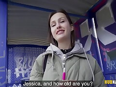 Bubble culo cutie Jessika Night is fucked by Erik Everhard
