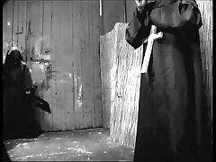 Hookup ritual for a youthful gal blindfolded and plumbed in a box