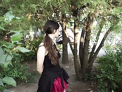 Public oral pleasure in front of passersby - DOLLSCULT