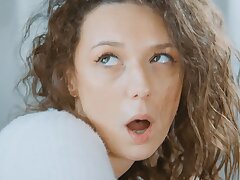 TEENFIDELITY Natural Nubile Isabella de Laa Banged Hard