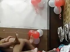 Bhabhi ke bday pe Chod Chod ke chikhe nikalwayi.