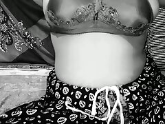 Bhabhi showcase in full body.