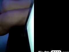 vor der web cam hart gefickt