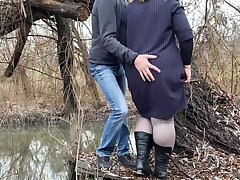 Mother-in-law took off her panties and tights to satiate the lascivious sights of her son-in-law