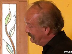 She rails oldman small penis and gets busted