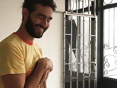 My neighbor invites me to swallow coffee and I end up drilling her - Pornography in Spanish