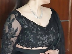 Mind-blowing Bhabhi