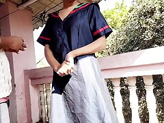 Gav se ahi hu howdy ladaki ko bahar lekar uske manager ne chod diya
