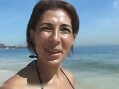 Sexy Brazilian Cougar has vaca sex