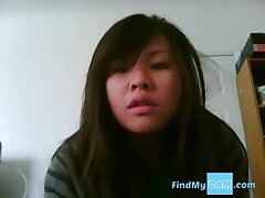 lovely japanese chick films herself cumming