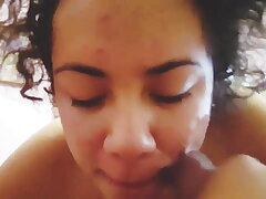 Le hago un facial cumshot a la chica egghead tetona