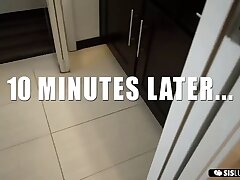 Hot teenie romped in the Kitchen