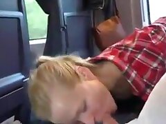 Ich fordere dich auf, mir sofort den Schwanz zu lutschen!