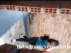 me la chupa en una casa abandonada PARTE 1 siguela en instagram/venuslatina2