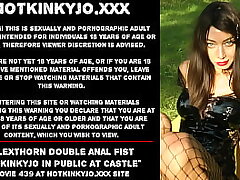 AlexThorn dual assfuck fist Hotkinkyjo in public at Swiny Castle