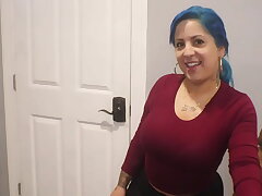 Door Dash delivery girl gets a HUGE tip !!! Sly Diggler