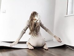 idolize culo foot victim yoga flash