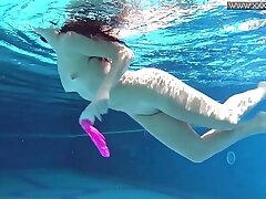 Steamy Russian Jessica Lincoln in the pool